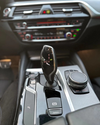 BMW Seria 5 cena 120900 przebieg: 189000, rok produkcji 2017 z Kraków małe 781